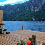 Ved Preikestolen