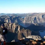 Chata Ved Preikestolen Forsand