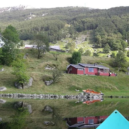 Ved Preikestolen Hytte *