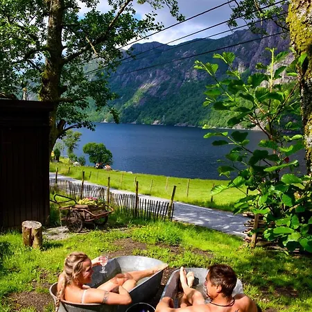 Ved Preikestolen Chata Forsand