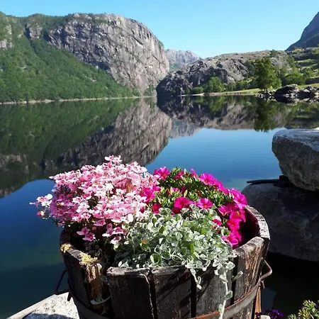 Chata Ved Preikestolen *