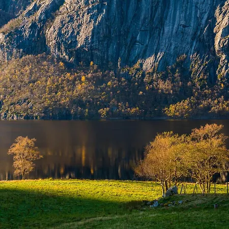 Ved Preikestolen Lodge Forsand