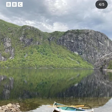 Ved Preikestolen