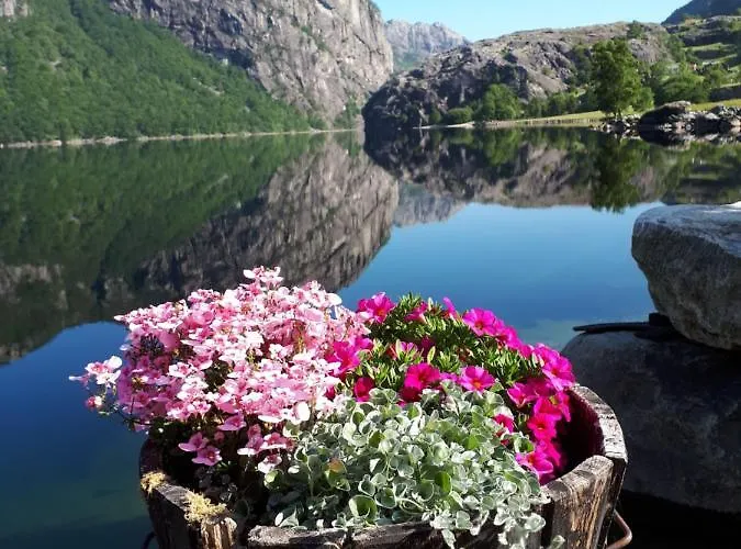 Lodge Ved Preikestolen *